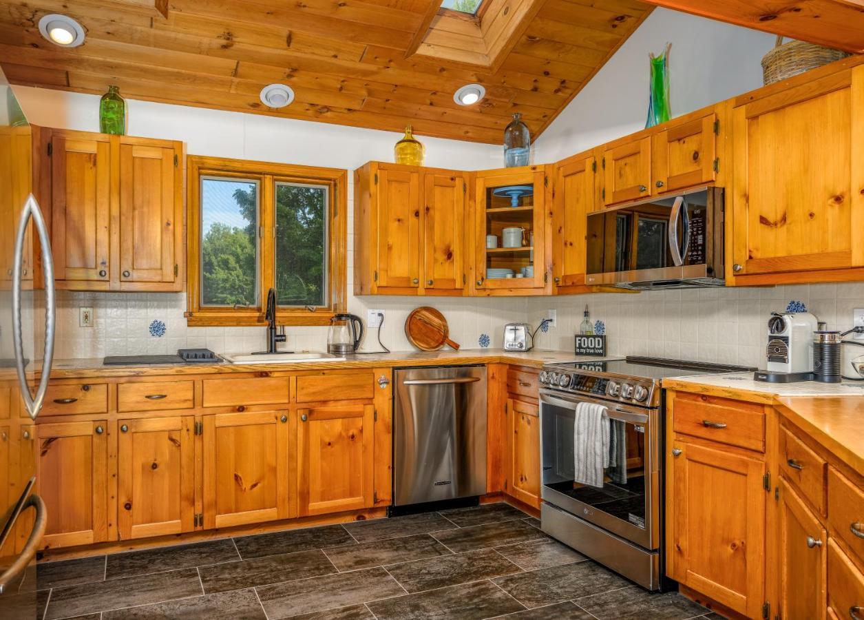 Mountain Blue Vista - Luxury Retreat Near Ski Resorts With Pond, Firepit And Hot Tub Windham Exterior foto
